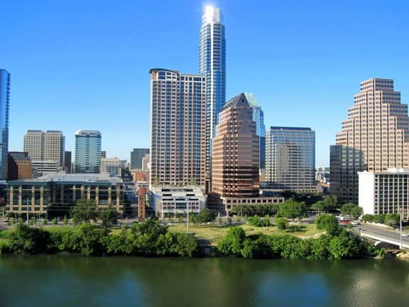 Cozy Chic Studio | Prime Austin Location - Image 4