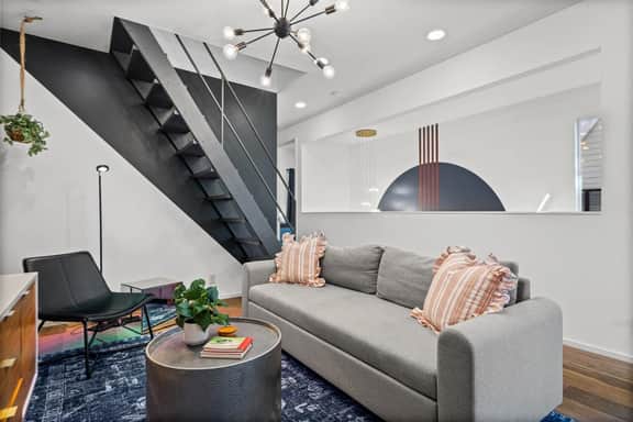 E ATX Stunner w Pool Table | 4 Min to Lady Bird - Image 4