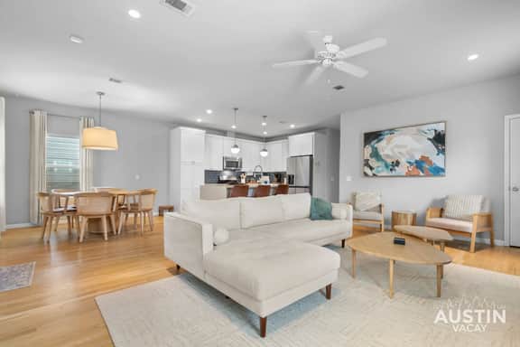 E Austin Boho Escape Near 6th, Mueller & Downtown! - Image 2