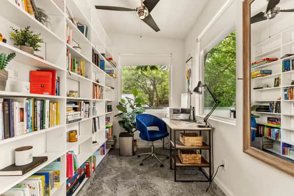 East Austin Oasis - Walkable, Family Friendly, WFH - Image 3