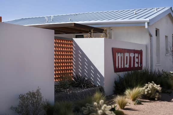 Entire Private Boutique Motel w Courtyard + Sauna! - Image 2