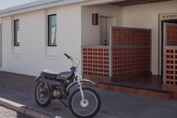 Entire Private Boutique Motel w Courtyard + Sauna! - Image 4