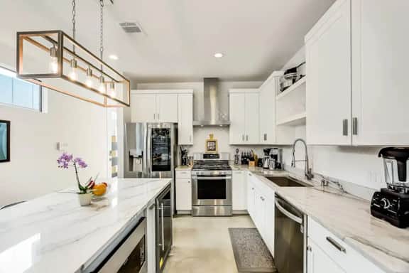 Gorgeous 3BR/3BA in the Heart of South Congress - Image 2
