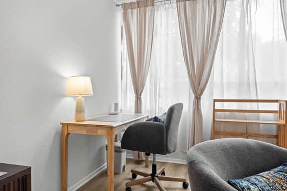 Lavaca Living | Walk to Capitol + Garage Parking - Image 4
