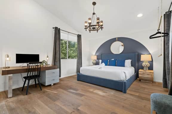 Luxe Two-Home Stay | Billiards, Fire Pits & Grill - Image 2