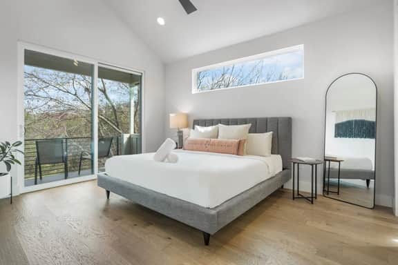 Luxurious Modernism + Private Hot Tub and Garage - Image 4