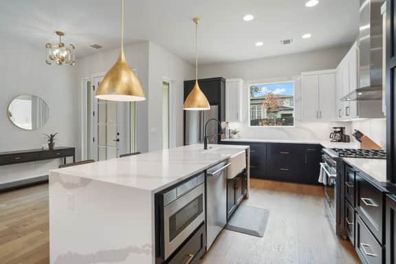 Luxurious Modernism + Private Hot Tub and Garage - Image 2