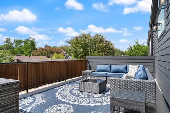 Luxury East Austin Hideaway w Yard & Private Deck! - Image 4