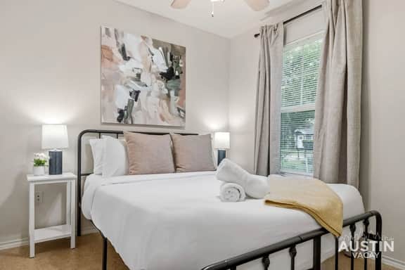 No Prob-Llama | Easy ATX Days in a Bright Bungalow - Image 4