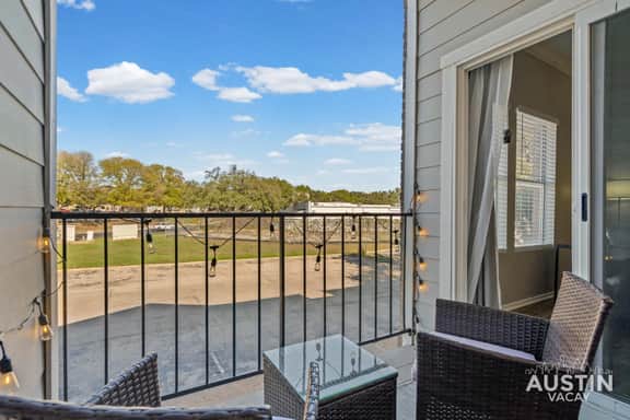 North Austin Pet-Friendly Stay by Domain/Q2 - Image 4
