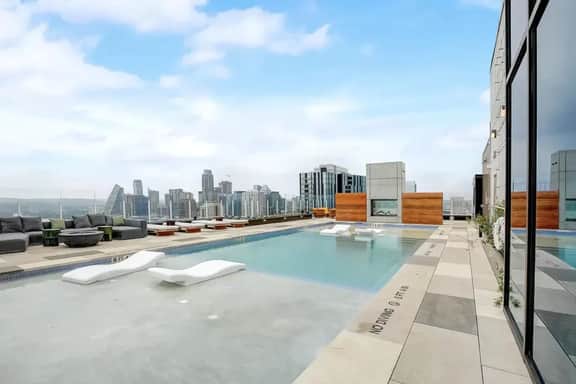 Rainey St Lux Condo: Rooftop Pool & Lake Views - Image 4