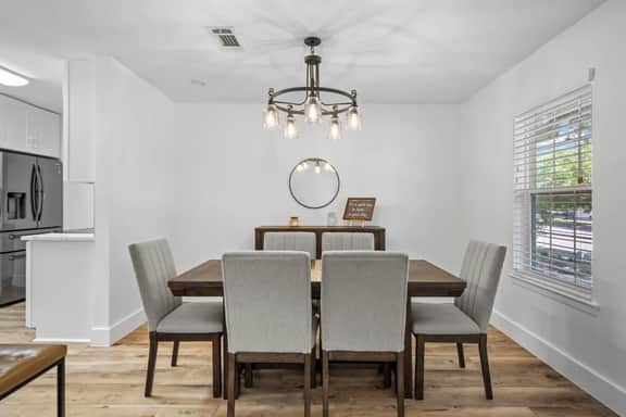 Spacious Home & Casita w Fire Pit Near Domain & Q2 - Image 4