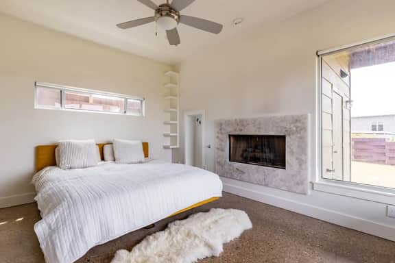 Stunning, Private, Mid-Century Home in East Austin - Image 2