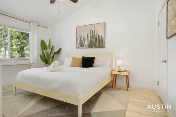 Stylish Austin Retreat w/ Luxurious King Bed + W/D - Image 3