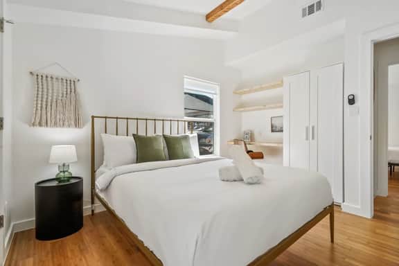 Trendy Zilker House w EV Charger Near SoCo - Image 3