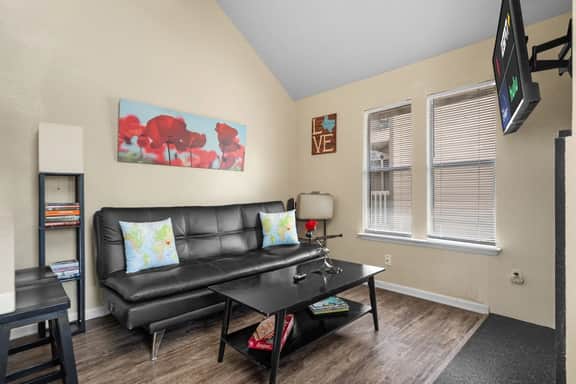 Two-Story S Austin Hideaway w Pool & Spin Bike - Image 3