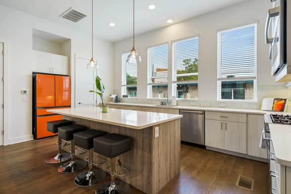 Urban Oasis | 1 Mile from UT + Garage and Rooftop! - Image 2