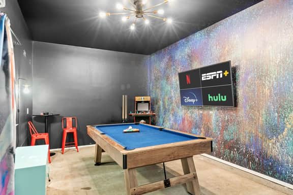 Walk to E Austin Hotspots | Pool Table, Gas Grill - Image 4