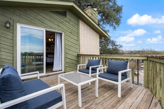 Walk to Zilker! Patio w/ a View & Elevated Balcony - Image 4