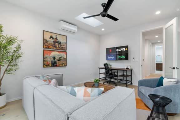 Walkable East Austin! Backyard Pool, Pet-Friendly - Image 3