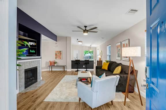 Cozy Home away from Home | Quiet Office, King Bed - Image 5
